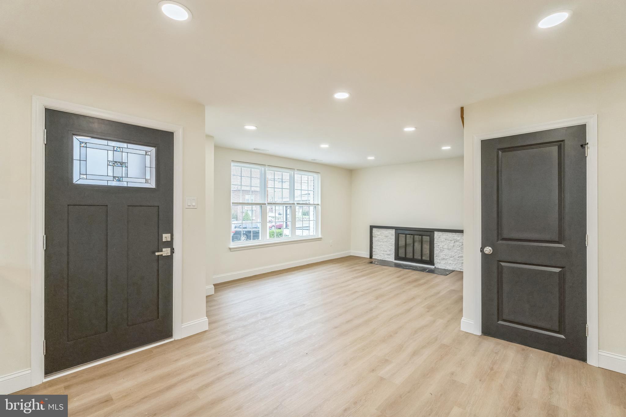 FOX CHASE - Residential