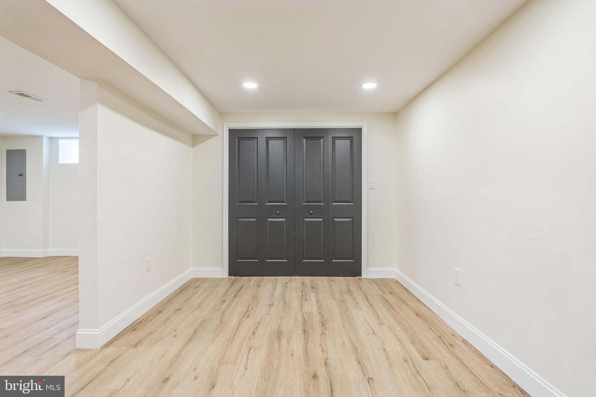 FOX CHASE - Residential