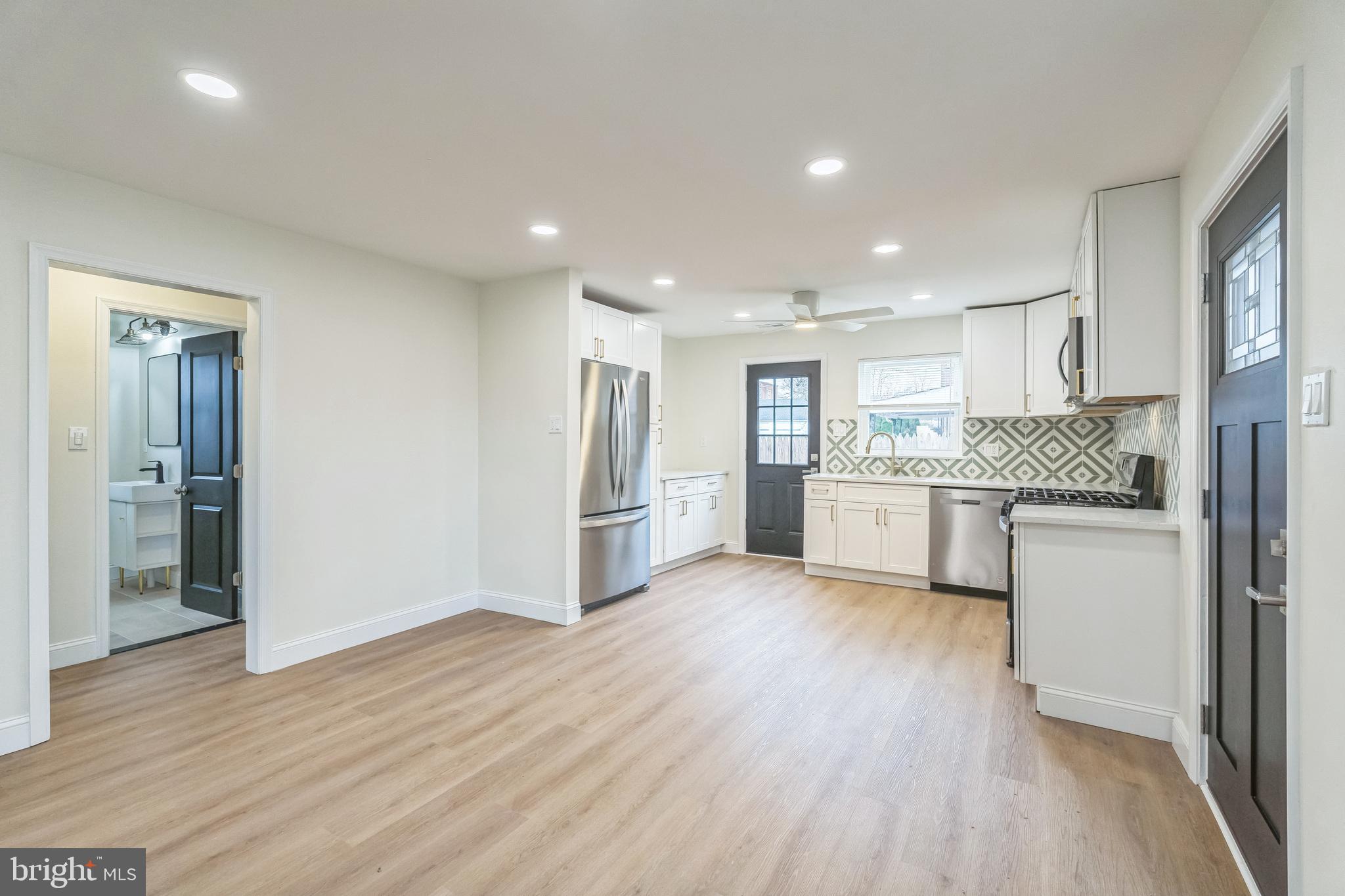 FOX CHASE - Residential