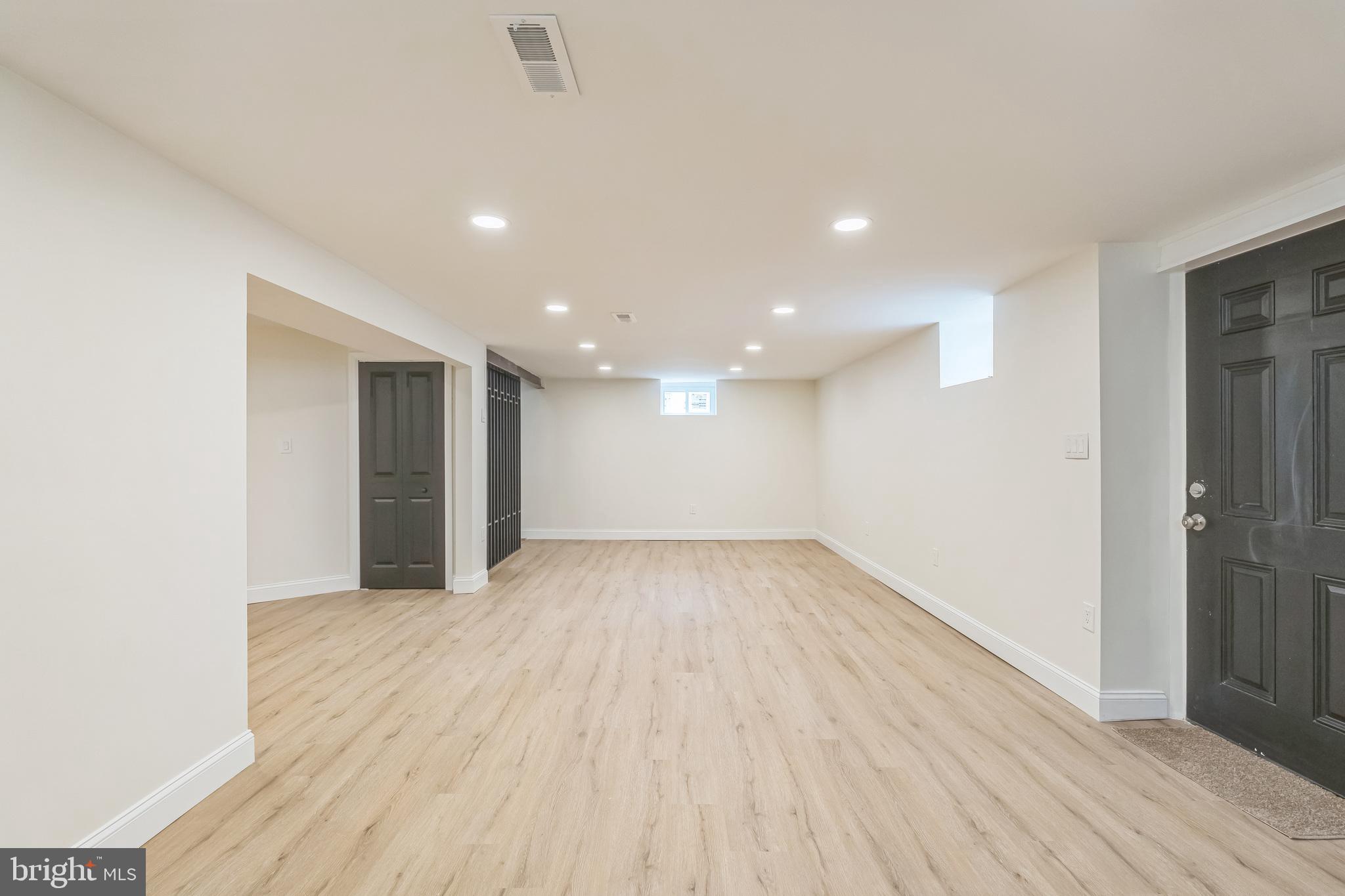 FOX CHASE - Residential