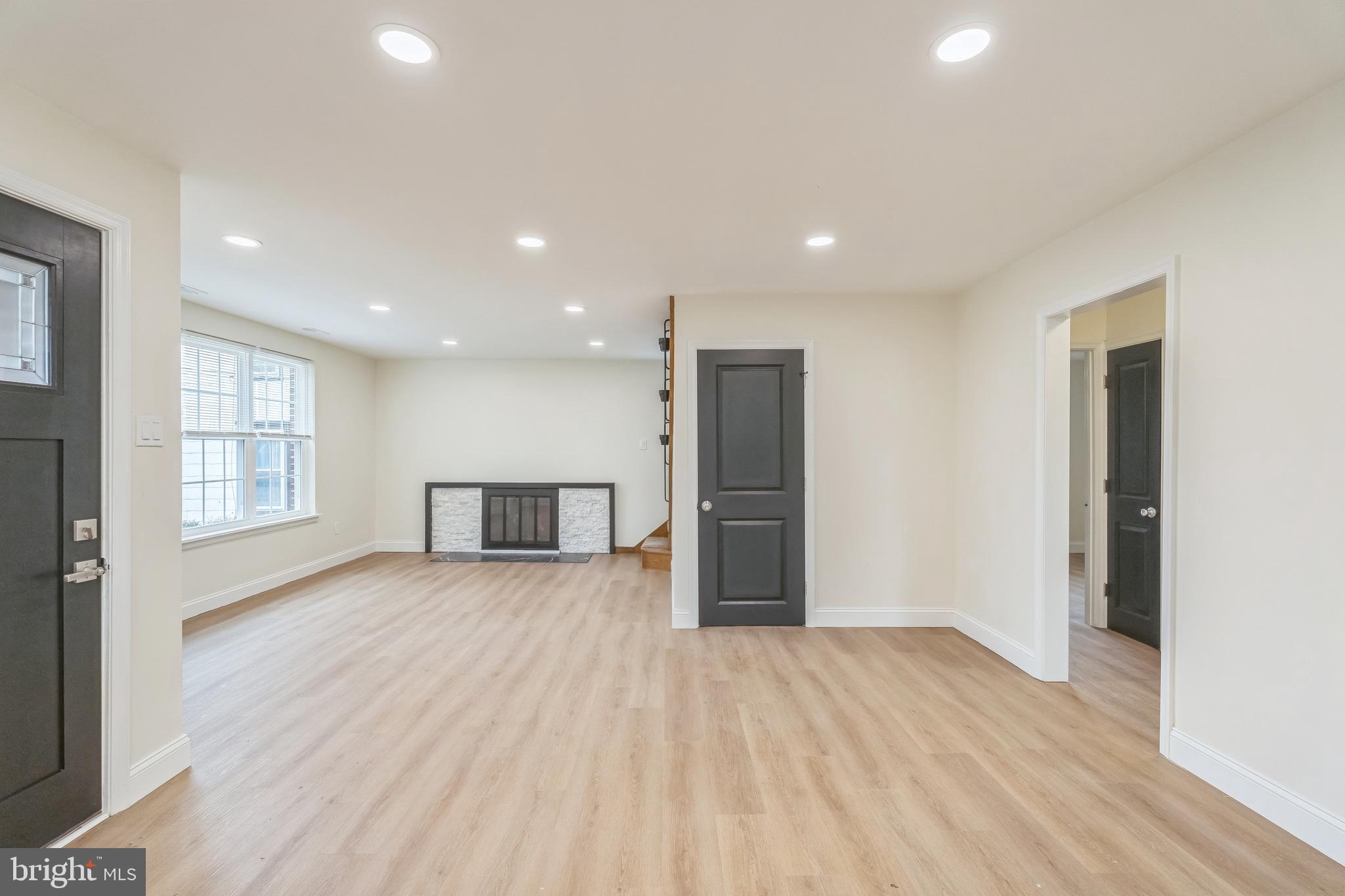 FOX CHASE - Residential