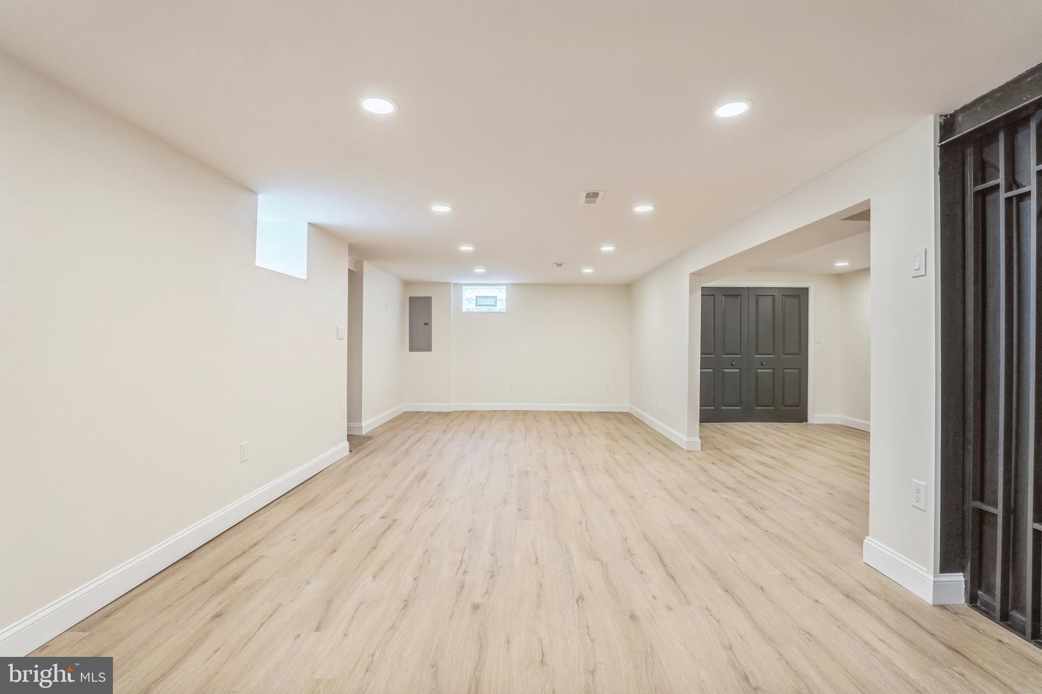 FOX CHASE - Residential