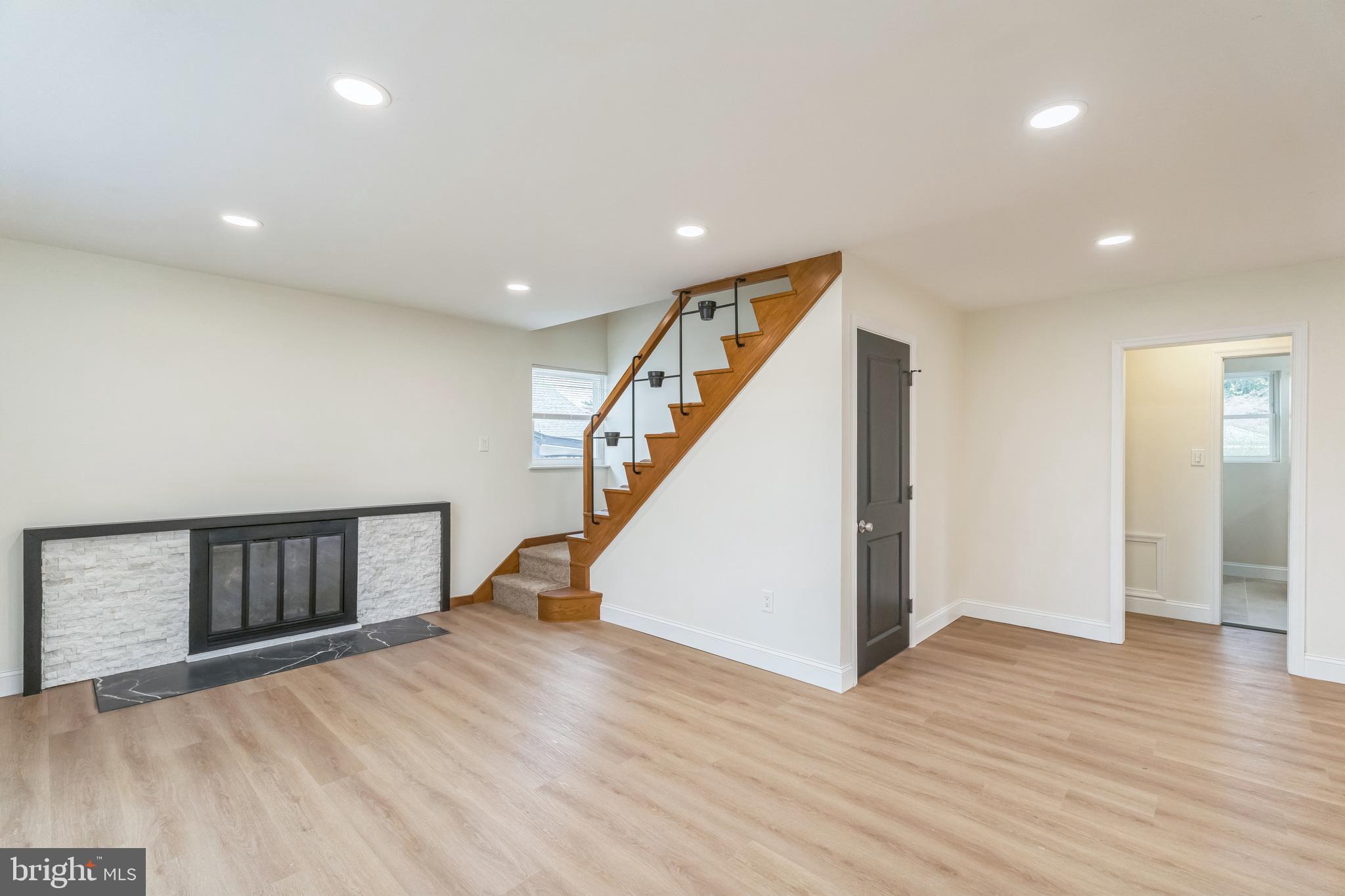 FOX CHASE - Residential