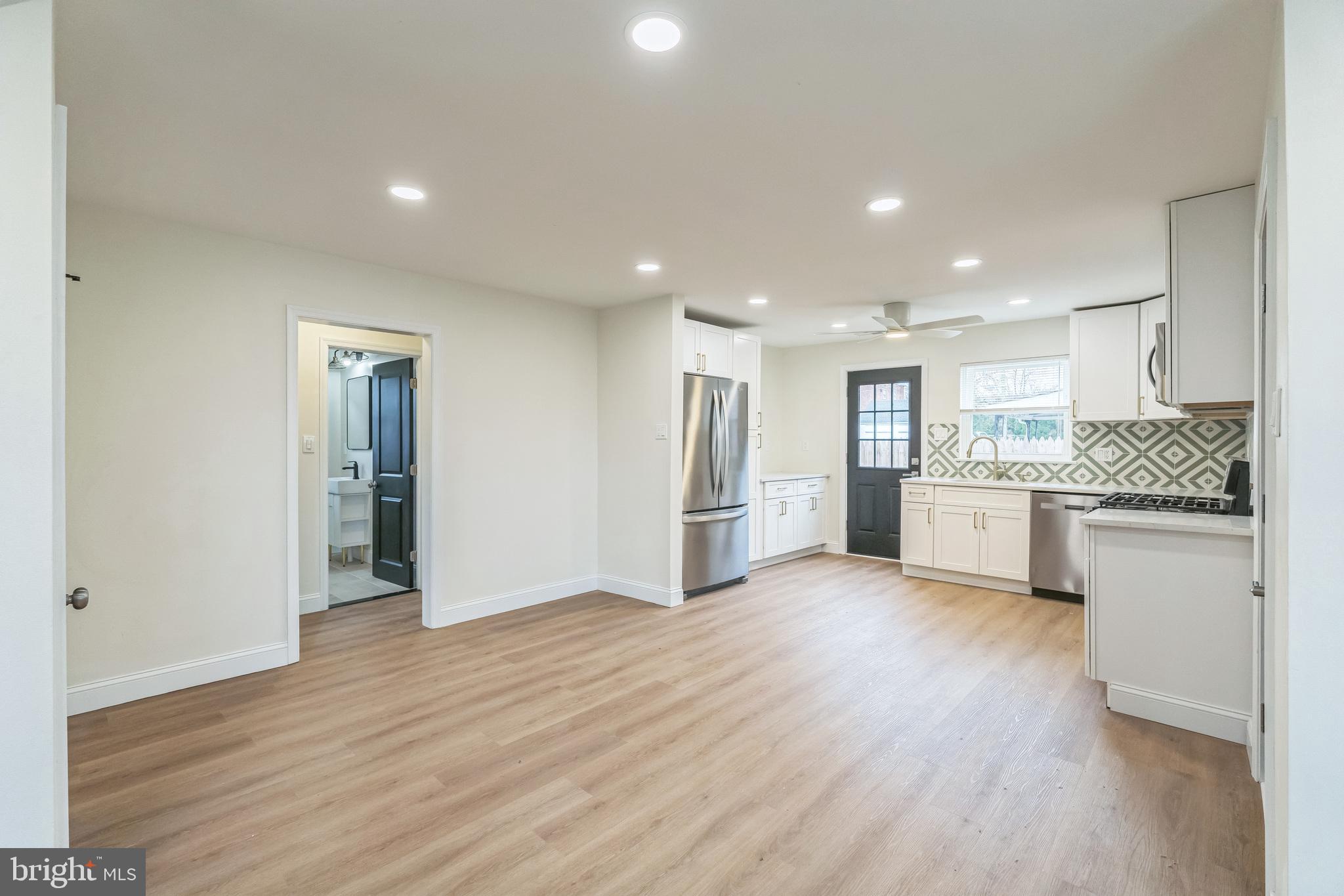 FOX CHASE - Residential