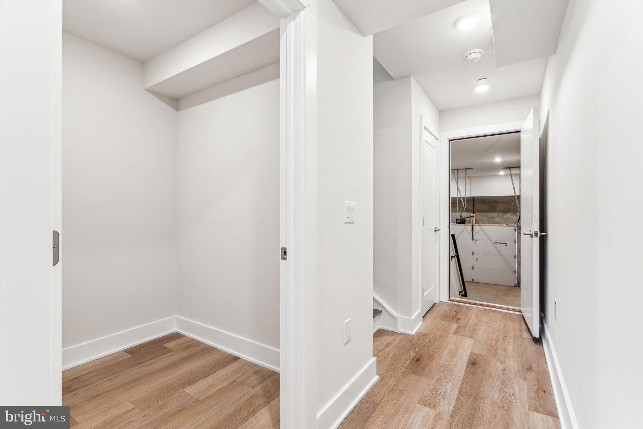 EAST FALLS - Residential