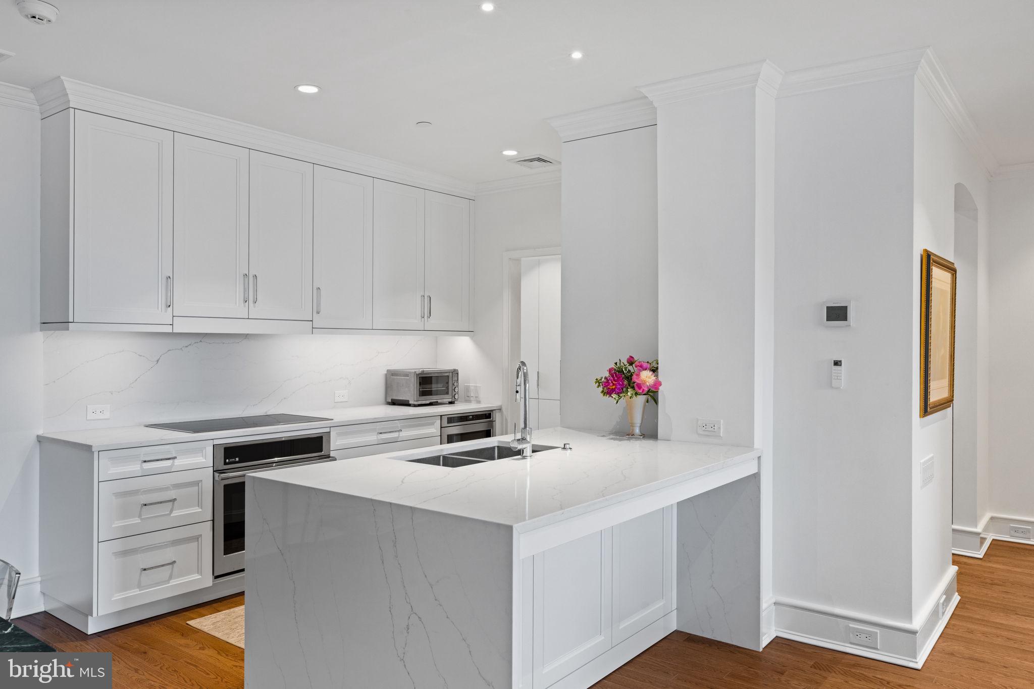 1901 WALNUT STREET 20E