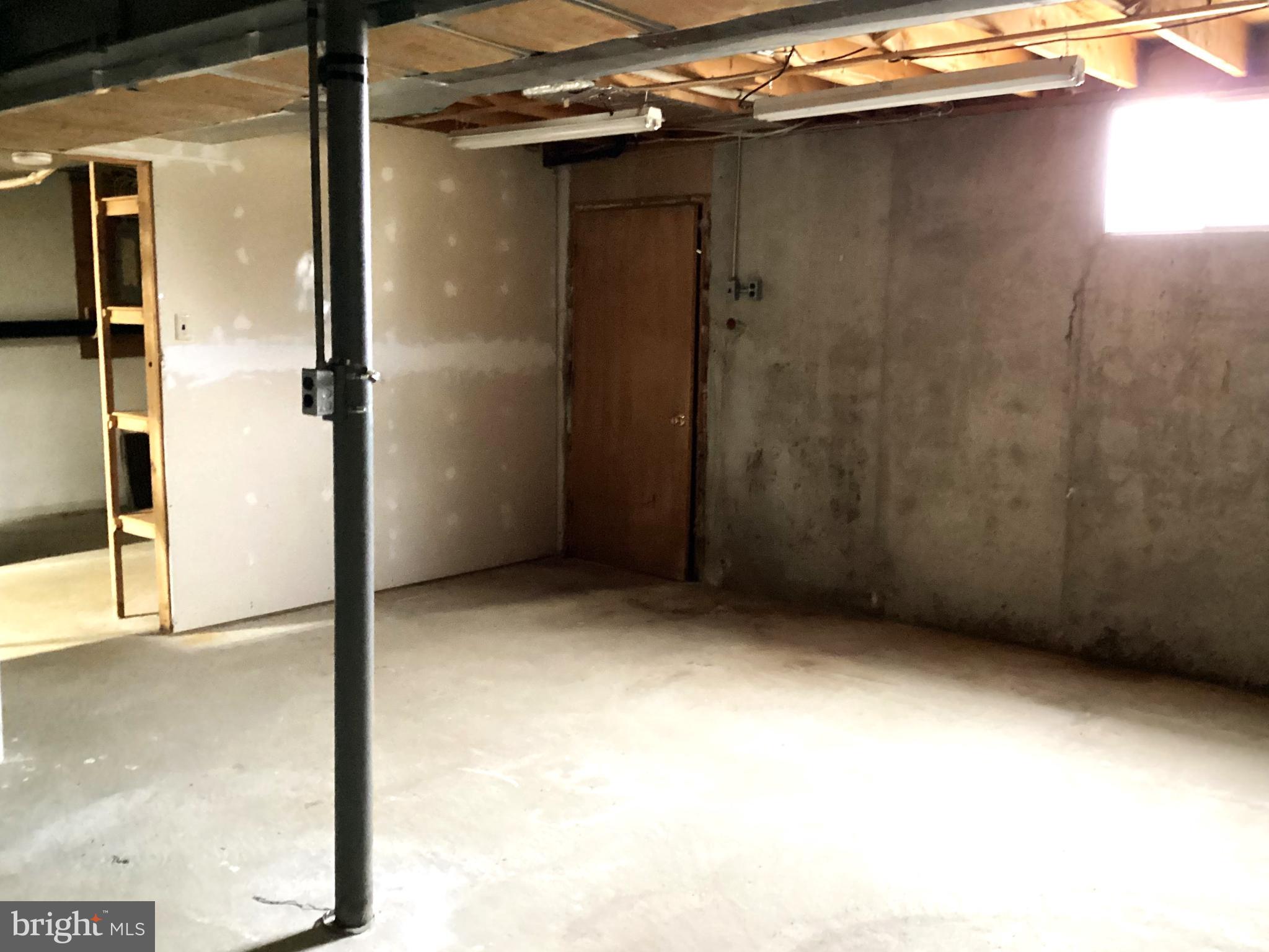 WHITFORD HILL - Residential