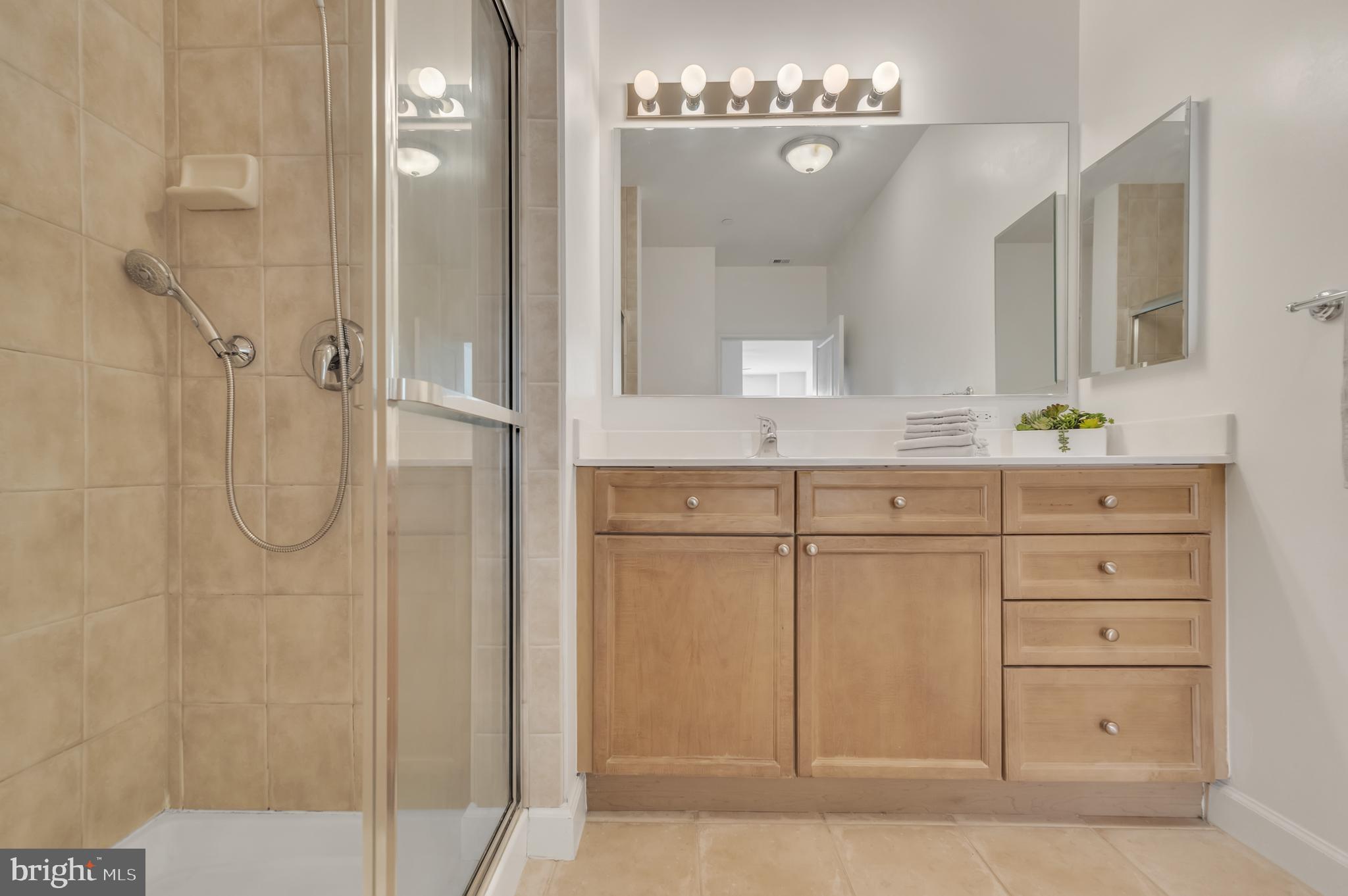 BELMONT BAY - Residential Lease