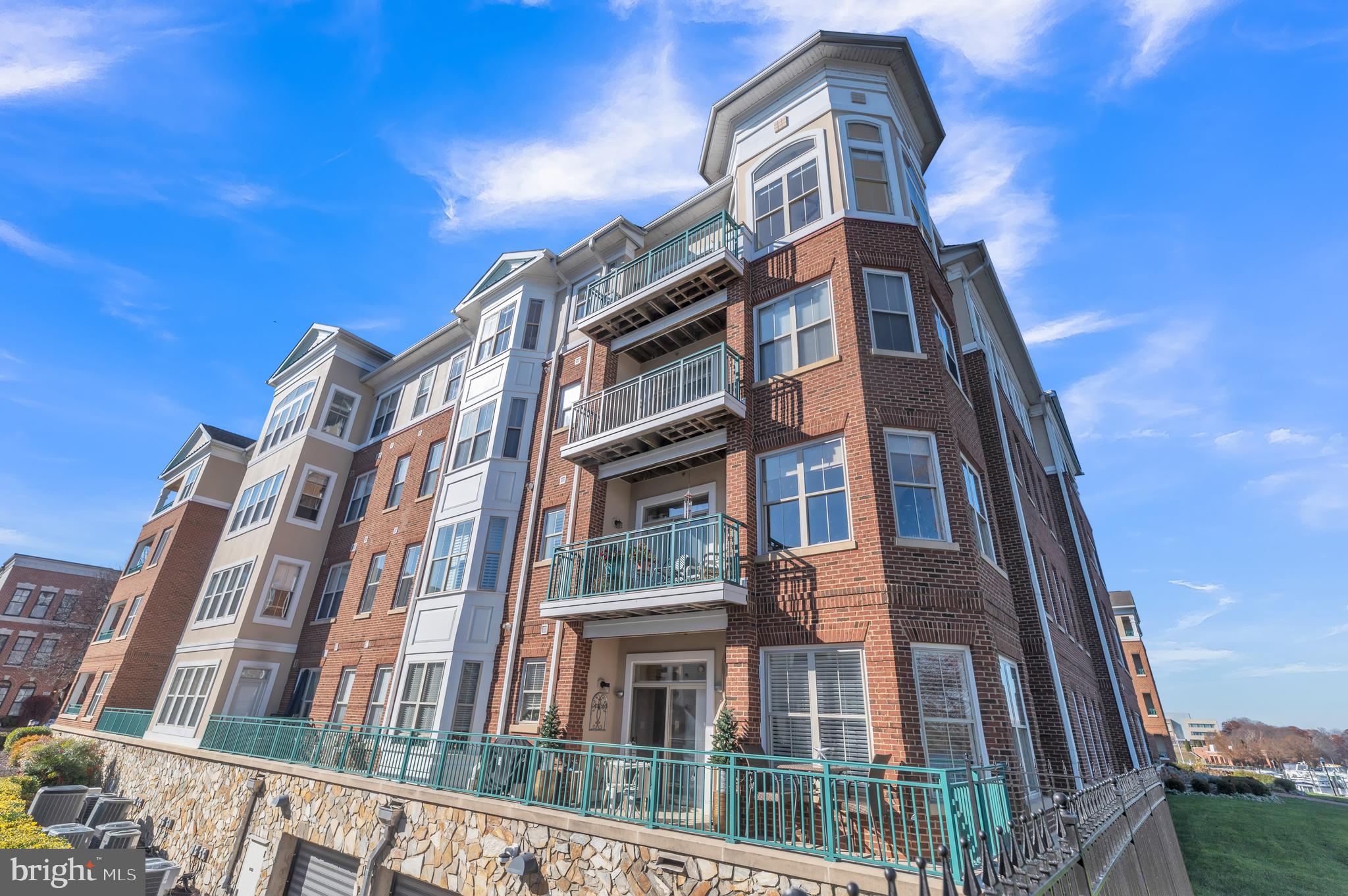 BELMONT BAY - Residential Lease