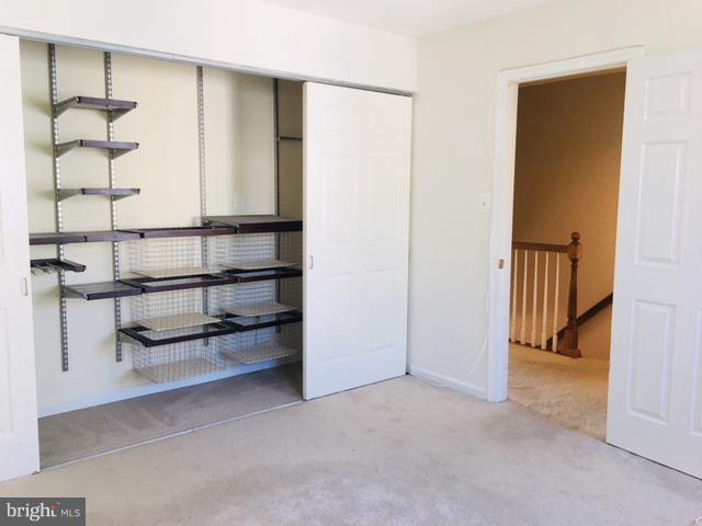 HUNTERS SQUARE - Residential Lease