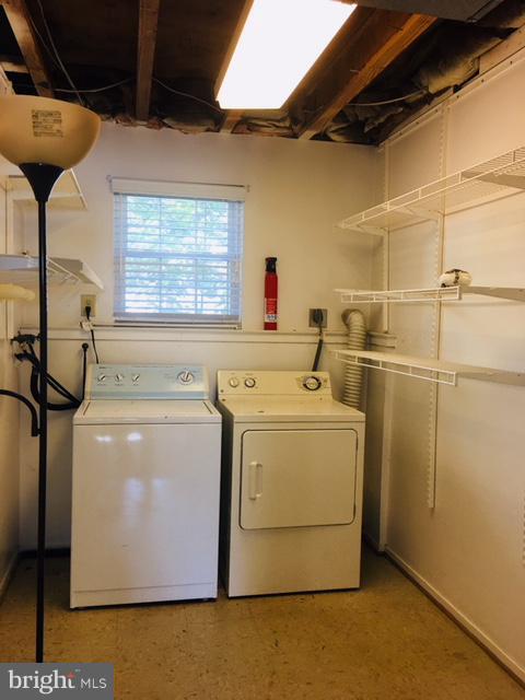 HUNTERS SQUARE - Residential Lease