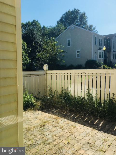 HUNTERS SQUARE - Residential Lease