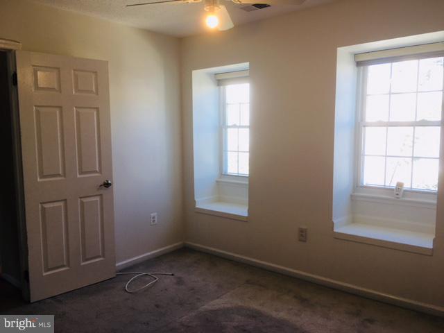 HUNTERS SQUARE - Residential Lease