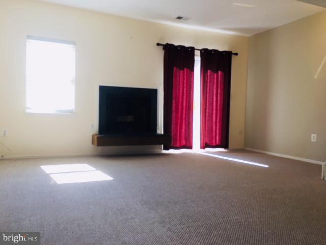 HUNTERS SQUARE - Residential Lease