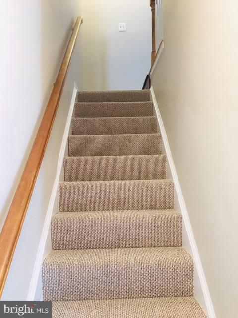 HUNTERS SQUARE - Residential Lease