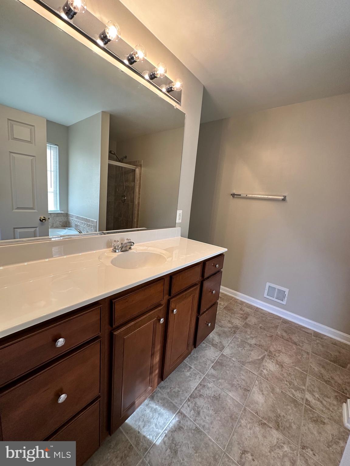 THE GALLERY - Residential Lease