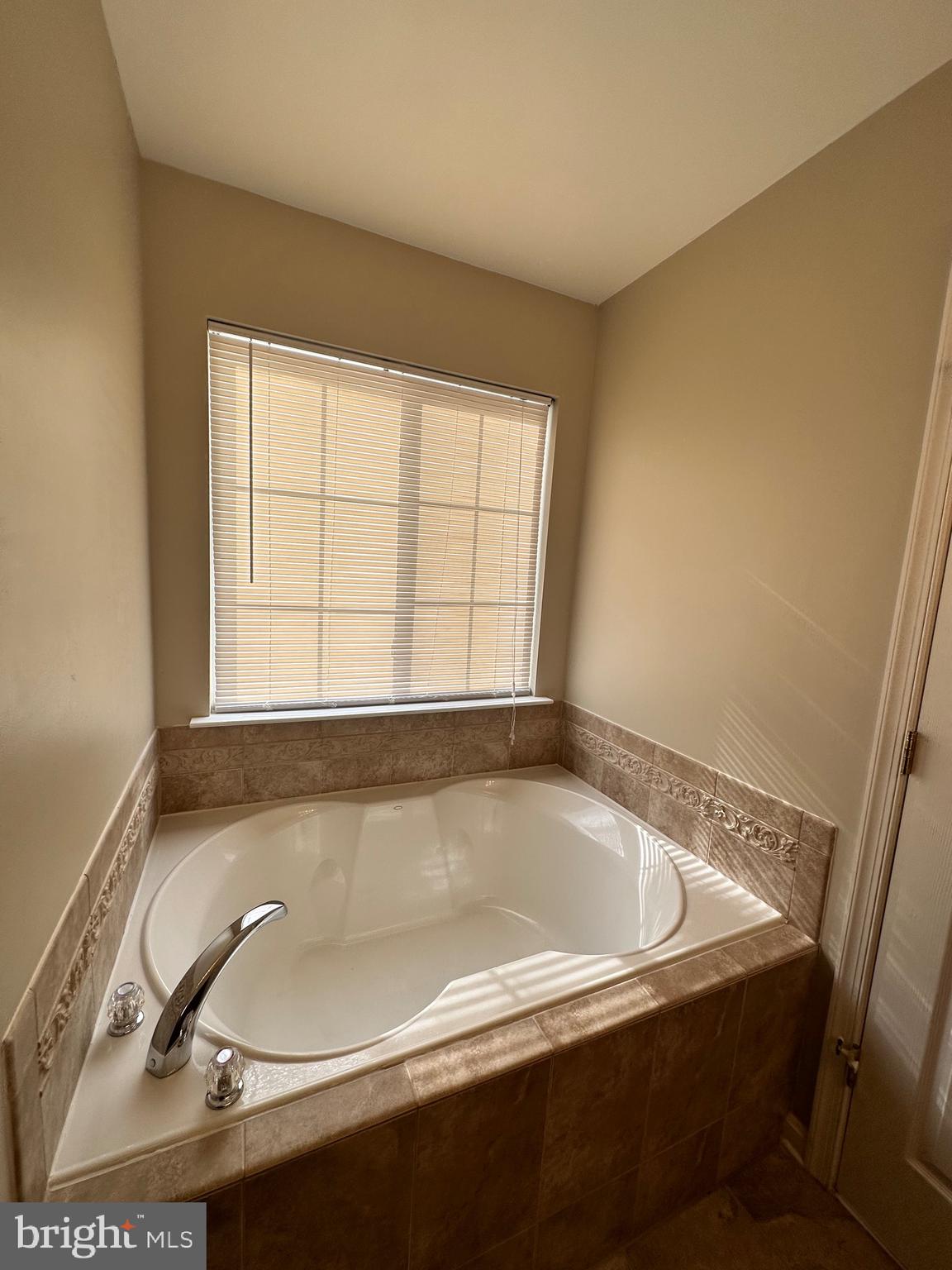 THE GALLERY - Residential Lease