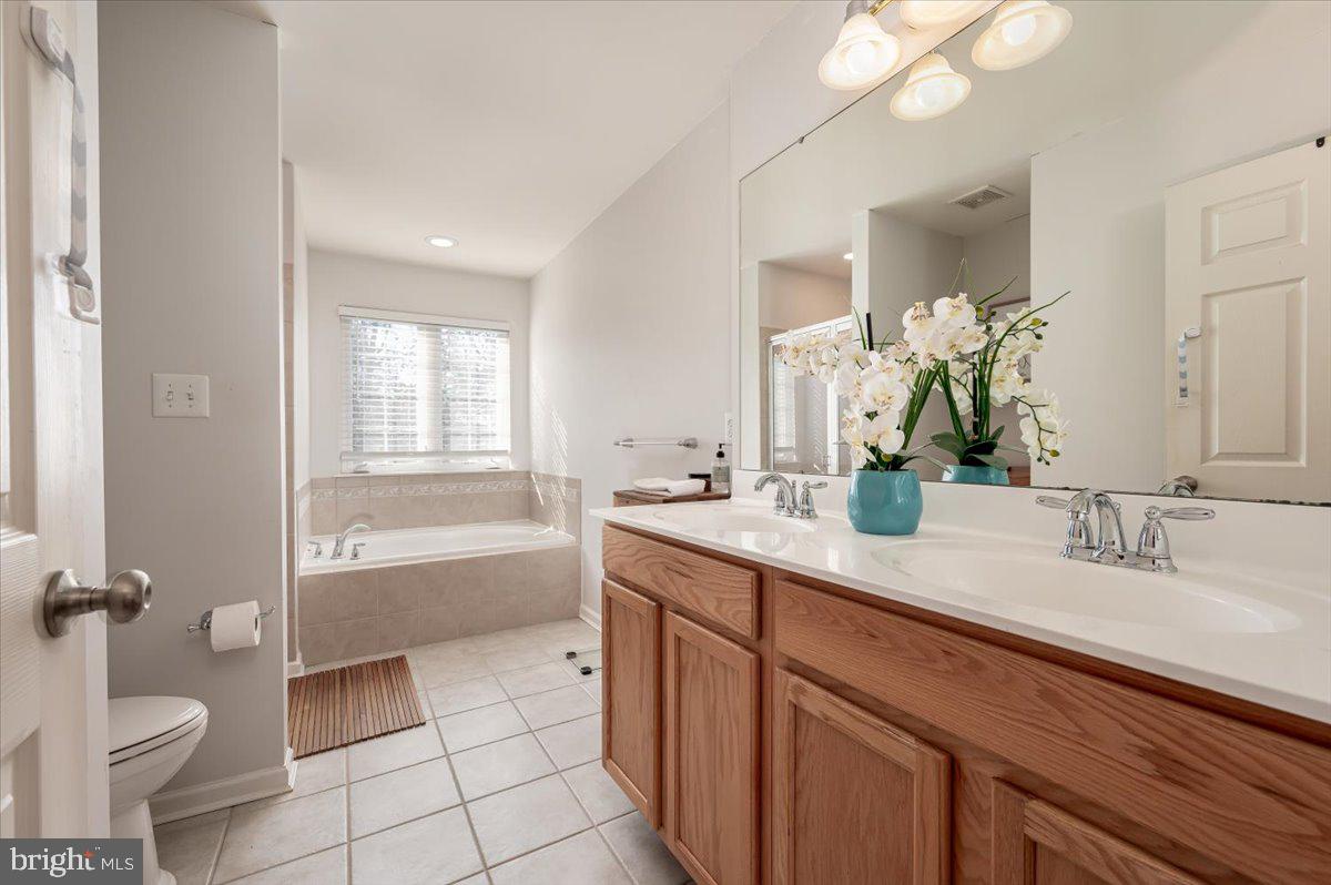 SHAMROCK MANOR - Residential