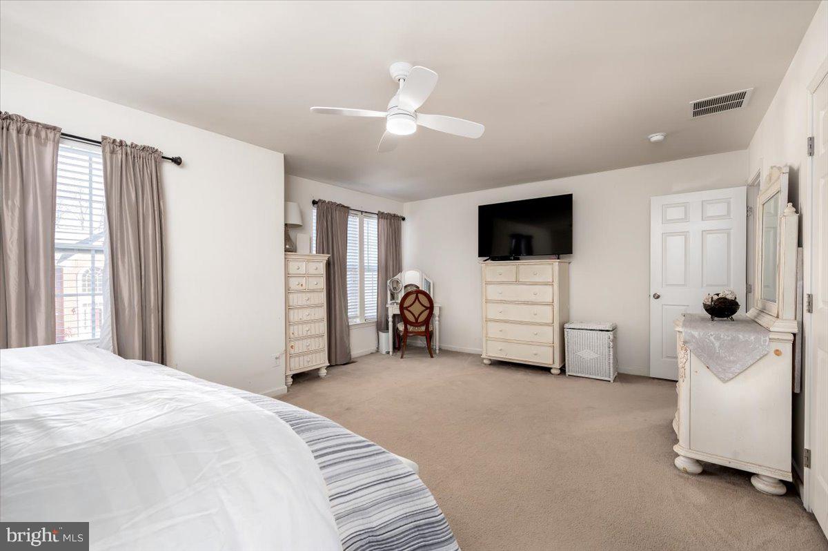 SHAMROCK MANOR - Residential