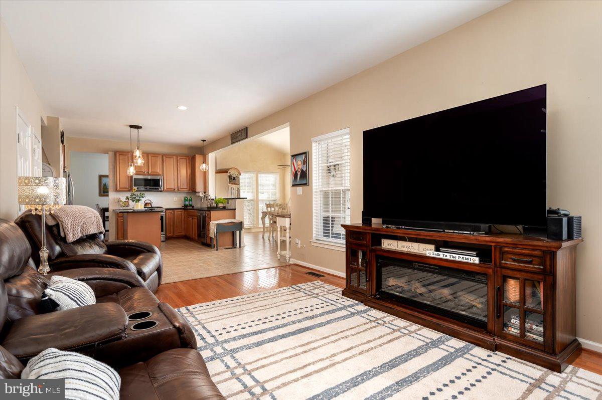 SHAMROCK MANOR - Residential