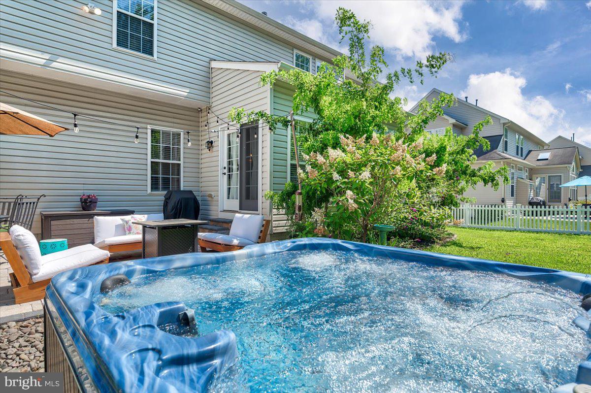 SHAMROCK MANOR - Residential