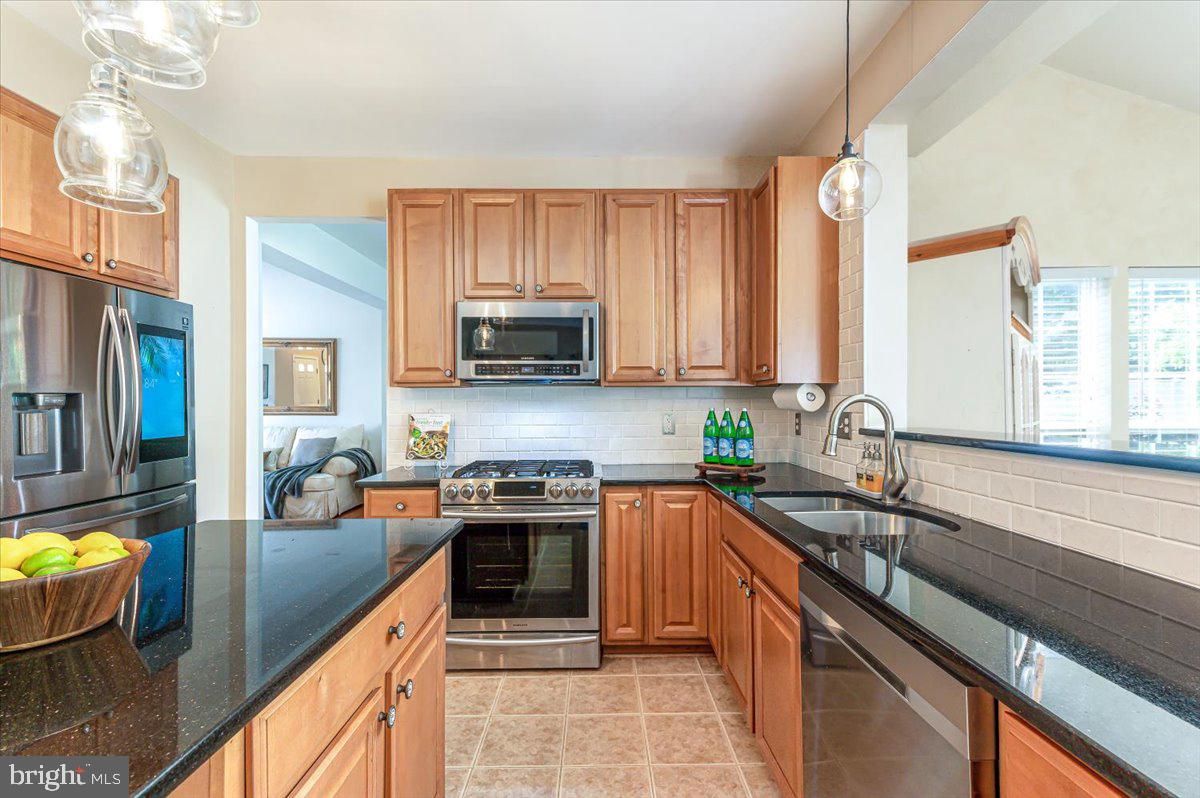 SHAMROCK MANOR - Residential