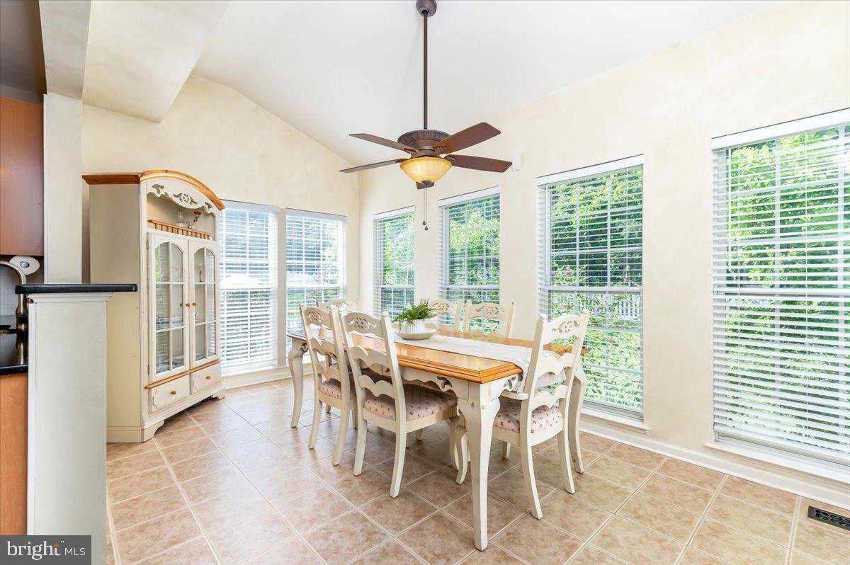 SHAMROCK MANOR - Residential