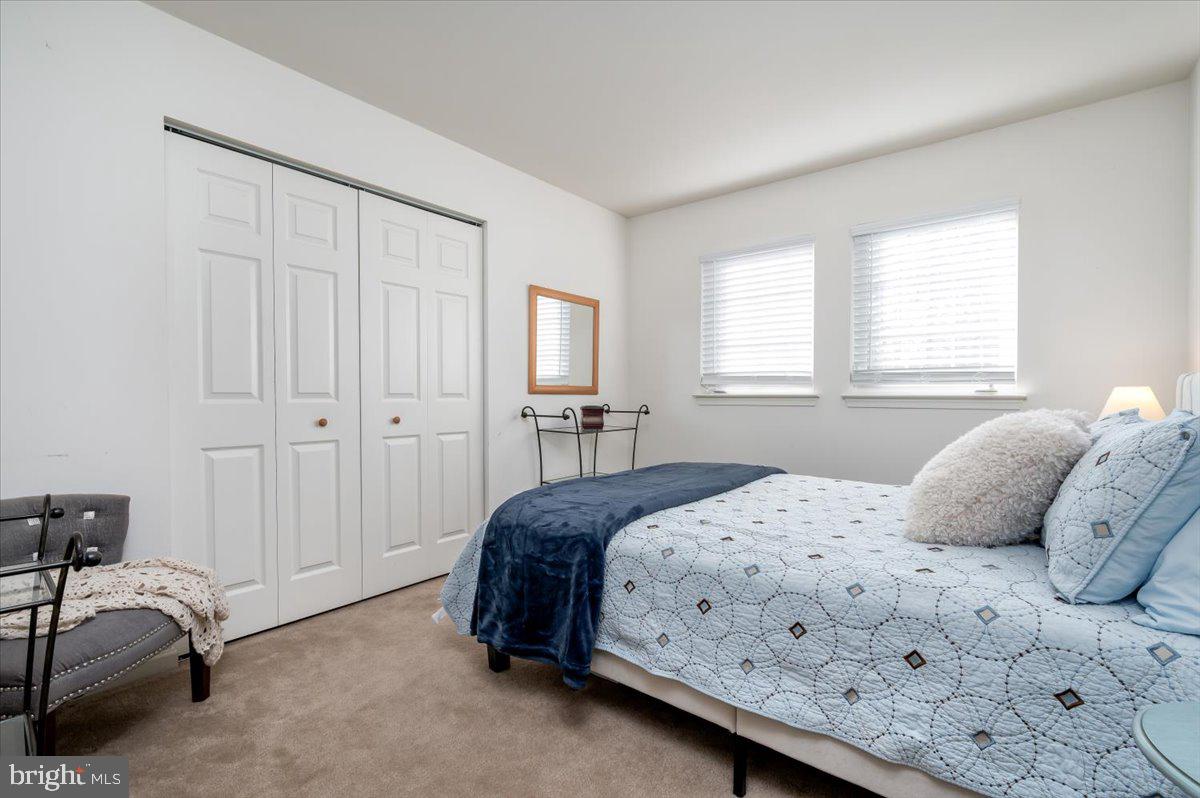 SHAMROCK MANOR - Residential