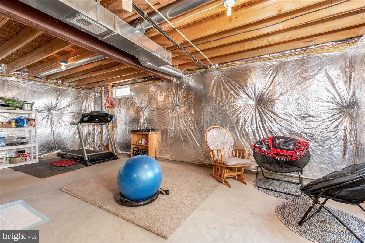 SHAMROCK MANOR - Residential