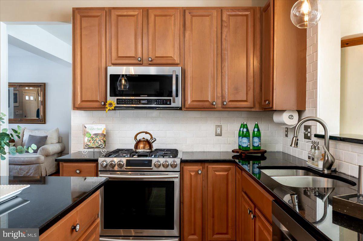 SHAMROCK MANOR - Residential