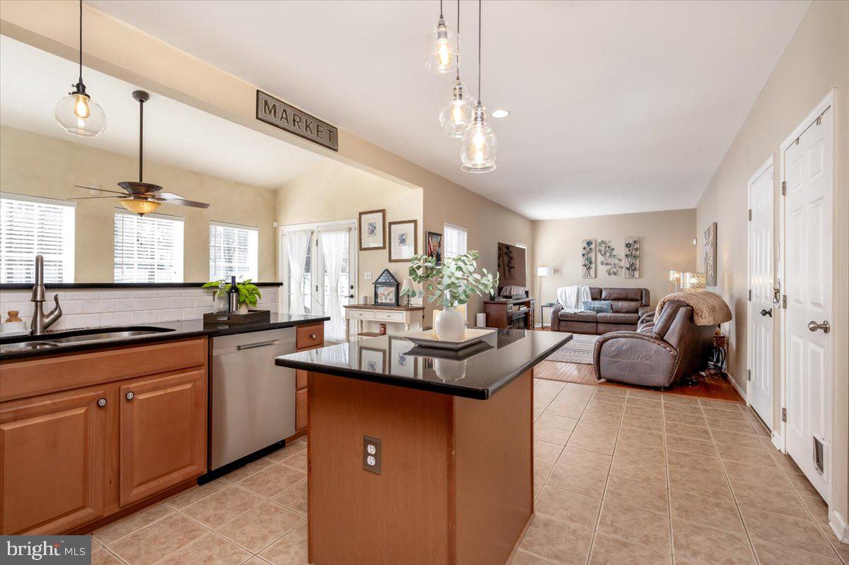 SHAMROCK MANOR - Residential