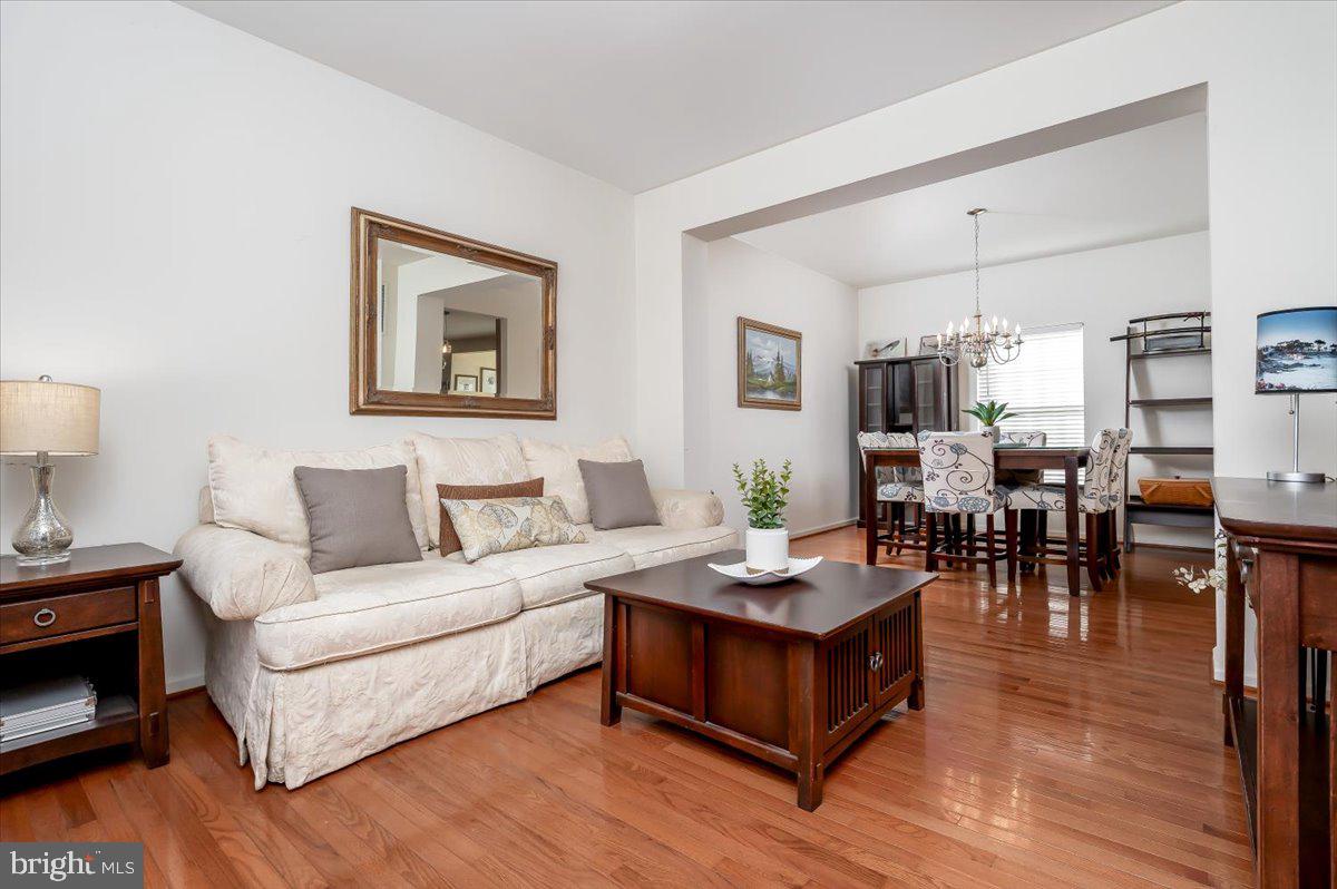 SHAMROCK MANOR - Residential