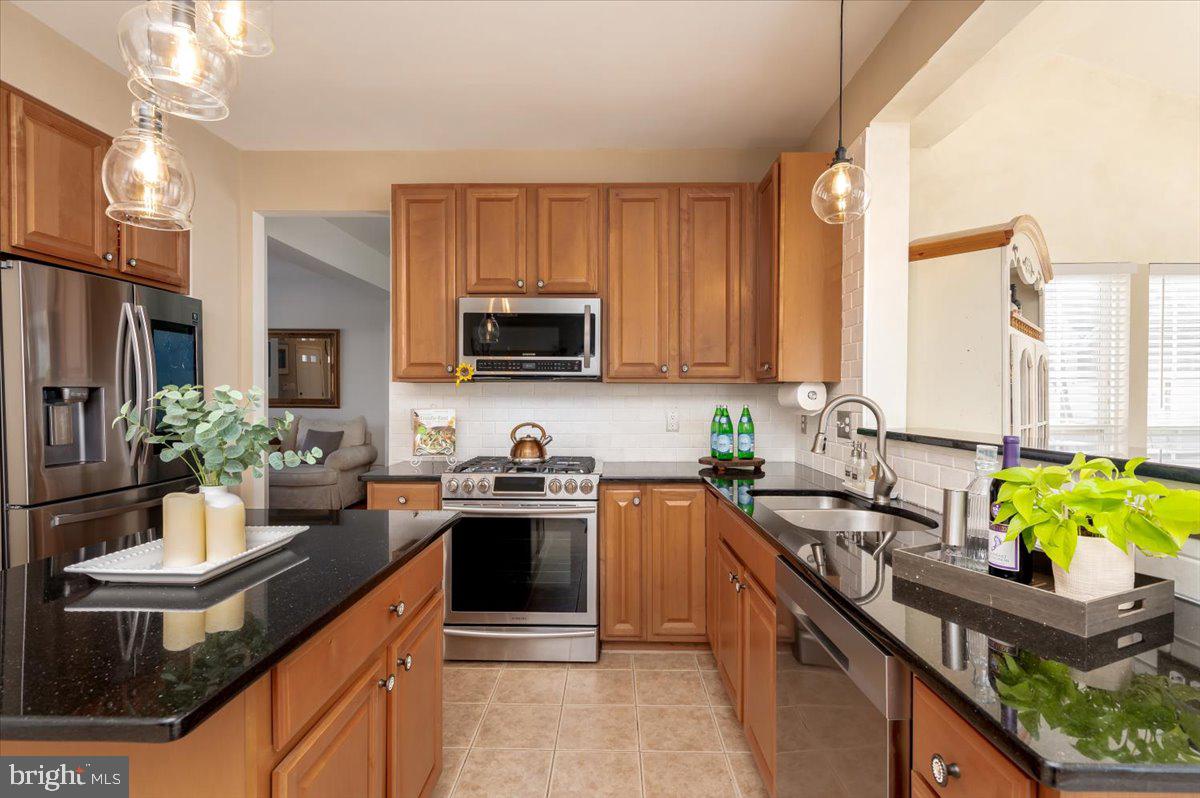 SHAMROCK MANOR - Residential