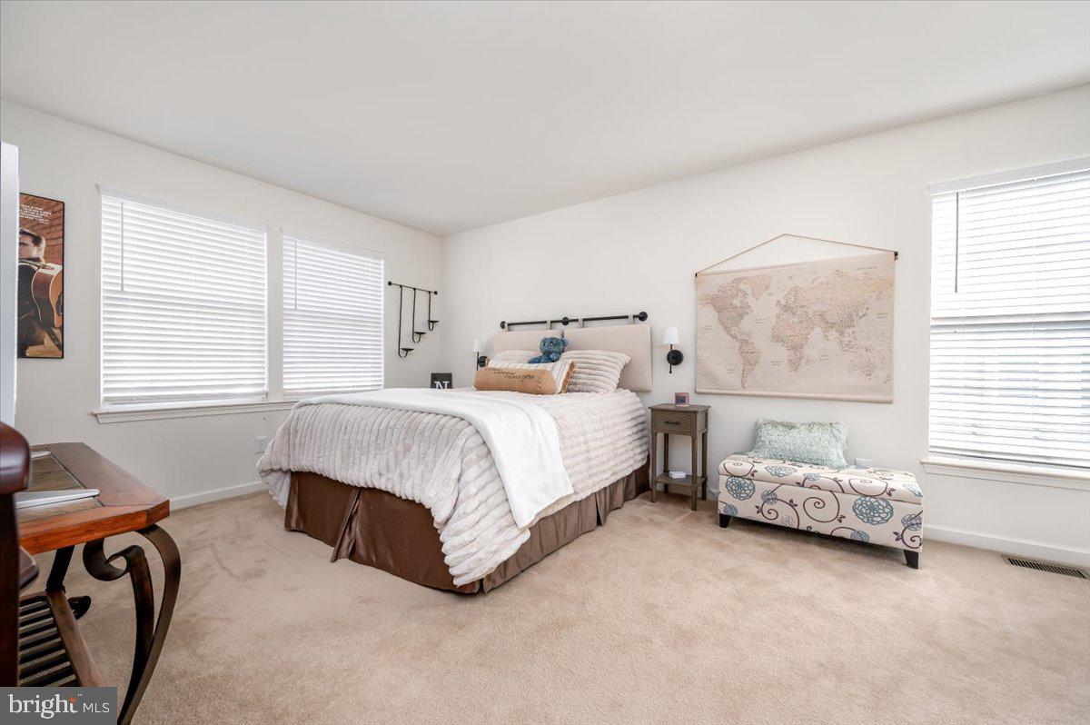 SHAMROCK MANOR - Residential