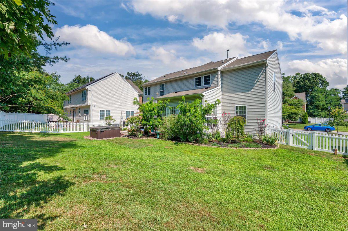 SHAMROCK MANOR - Residential