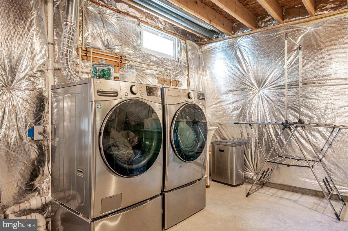 SHAMROCK MANOR - Residential