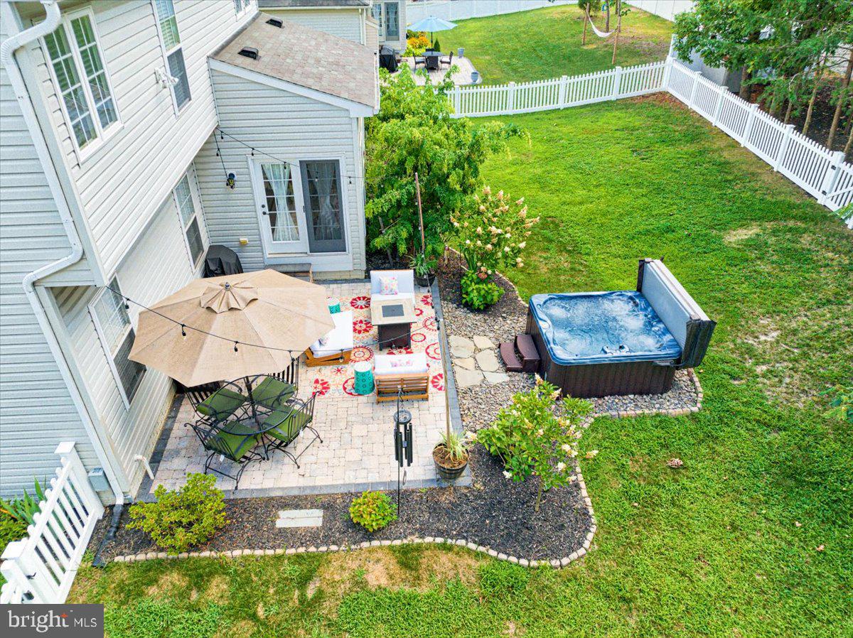 SHAMROCK MANOR - Residential