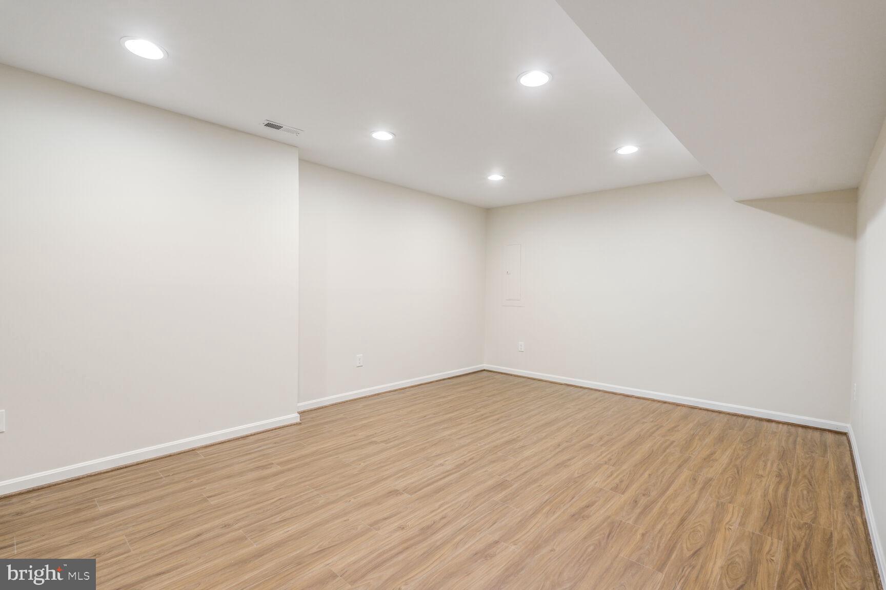 HIGHGROVE ESTATES - Residential Lease