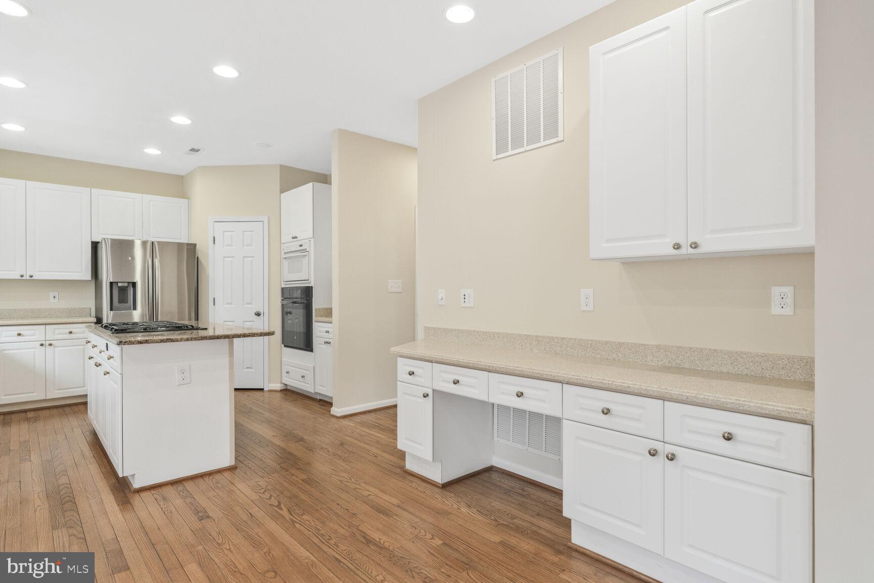 HIGHGROVE ESTATES - Residential Lease