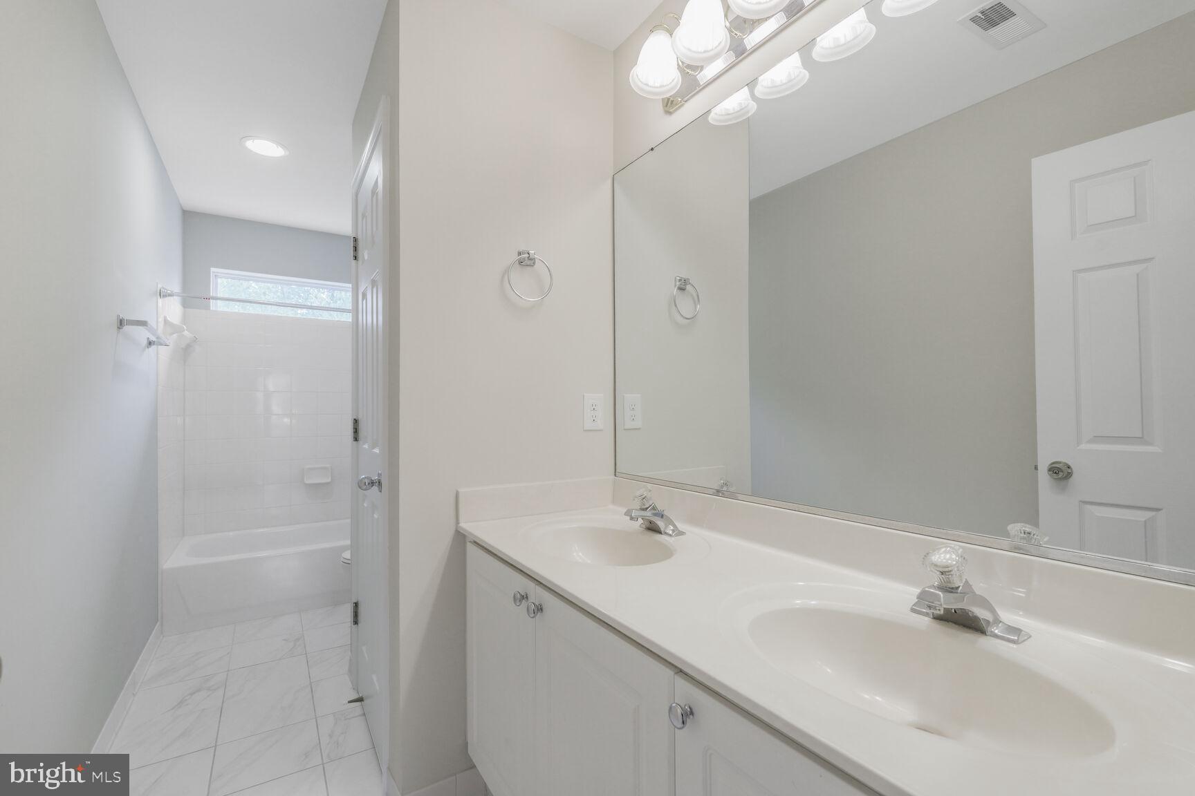 HIGHGROVE ESTATES - Residential Lease