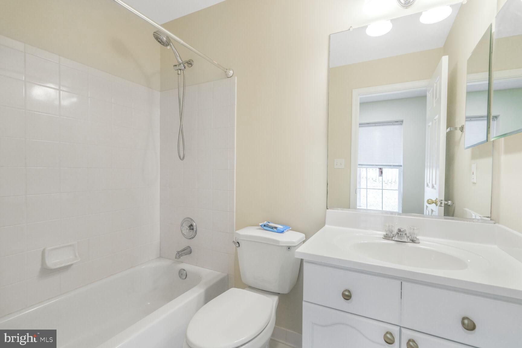 HIGHGROVE ESTATES - Residential Lease