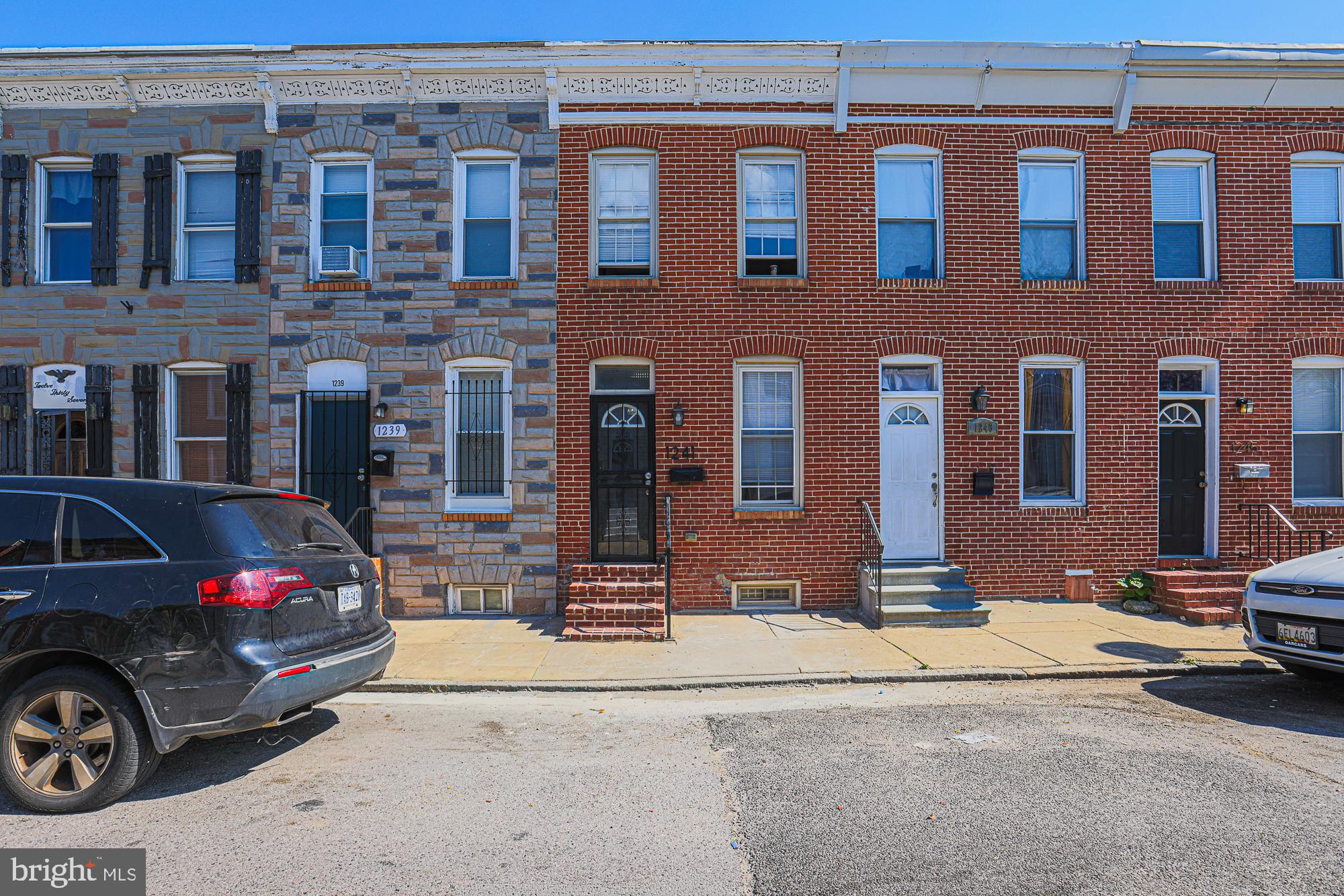 1241 SARGEANT STREET