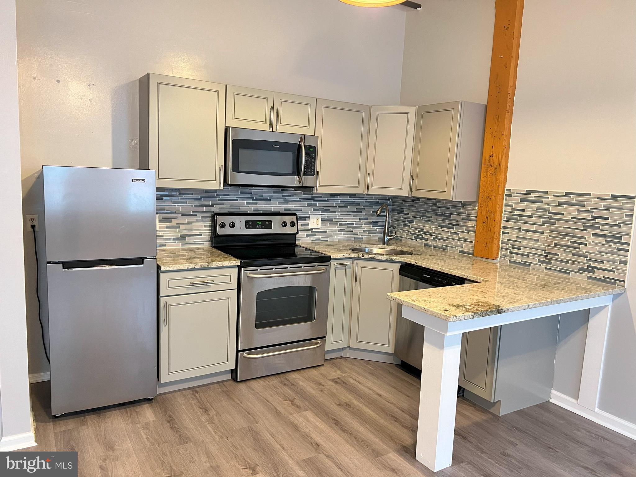 SPRING ARTS - Residential Lease