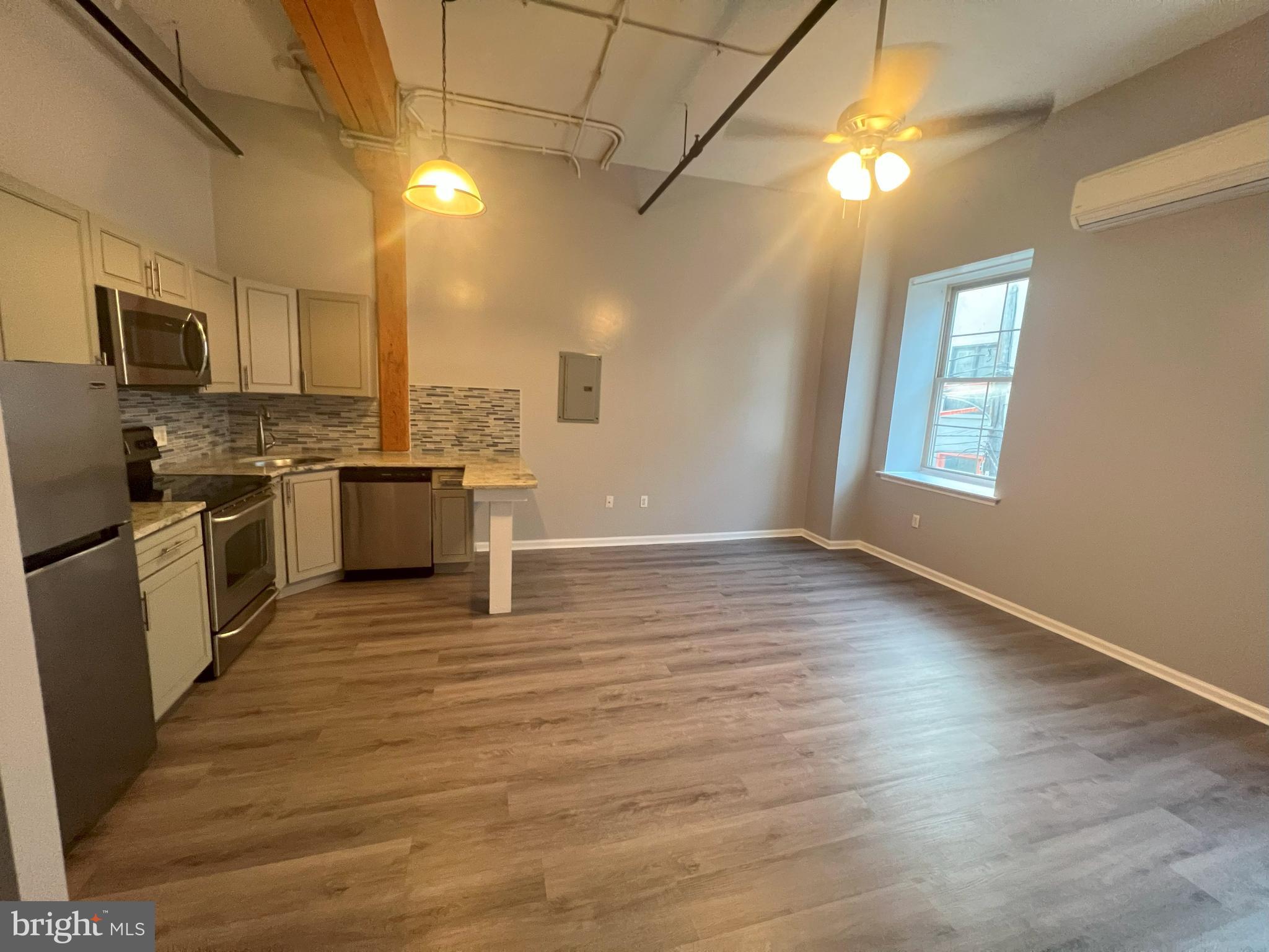 SPRING ARTS - Residential Lease