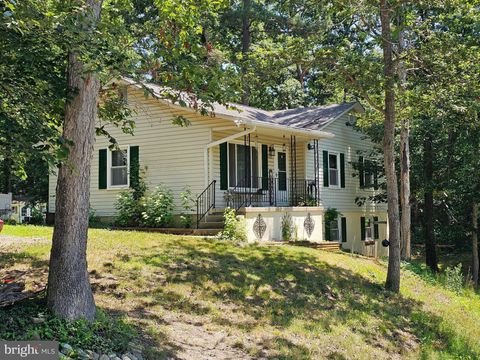 Homes For Sale - 12128 Long Wolf Lane<br/> LUSBY, MD 20657