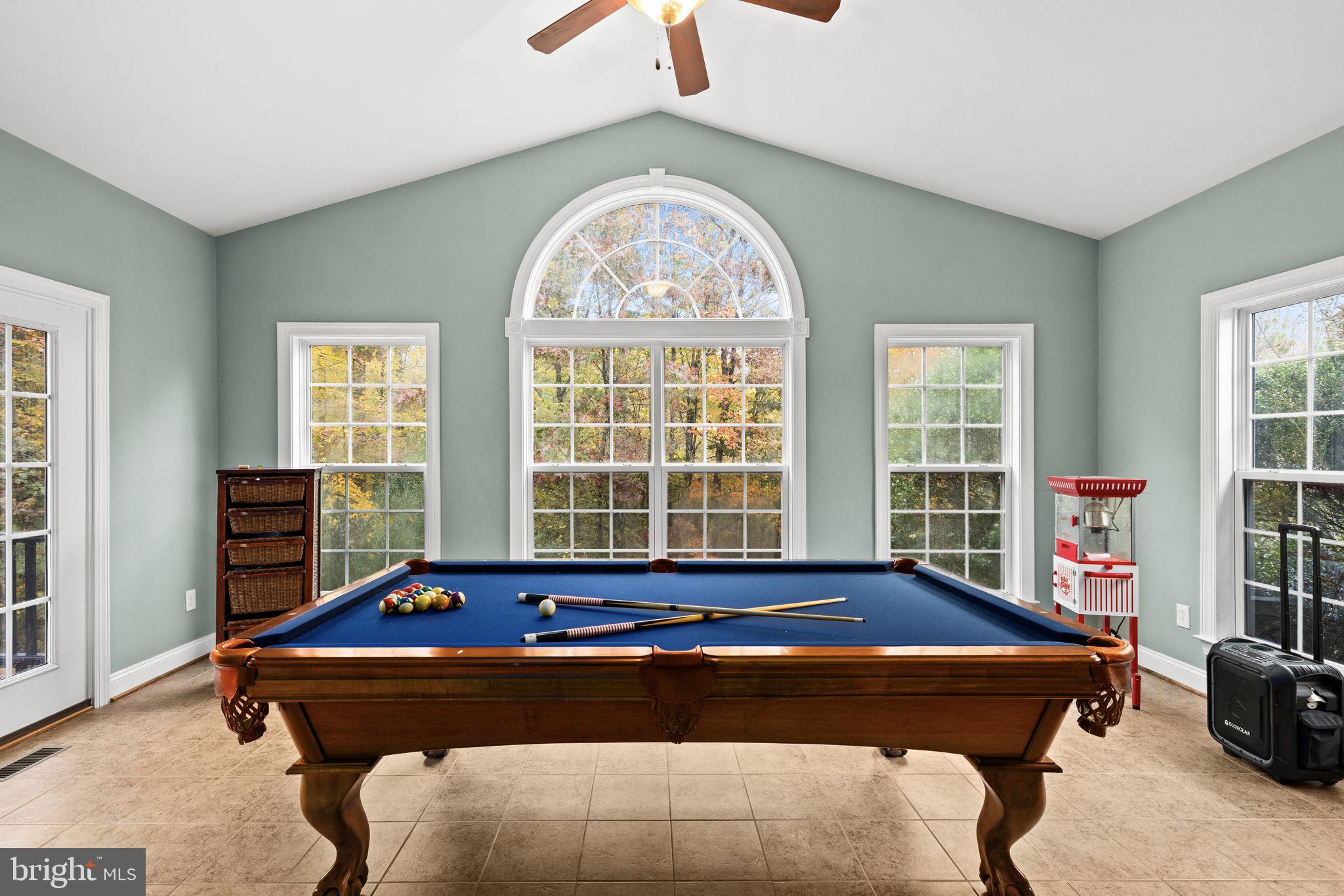 TAVERN GATE - Residential