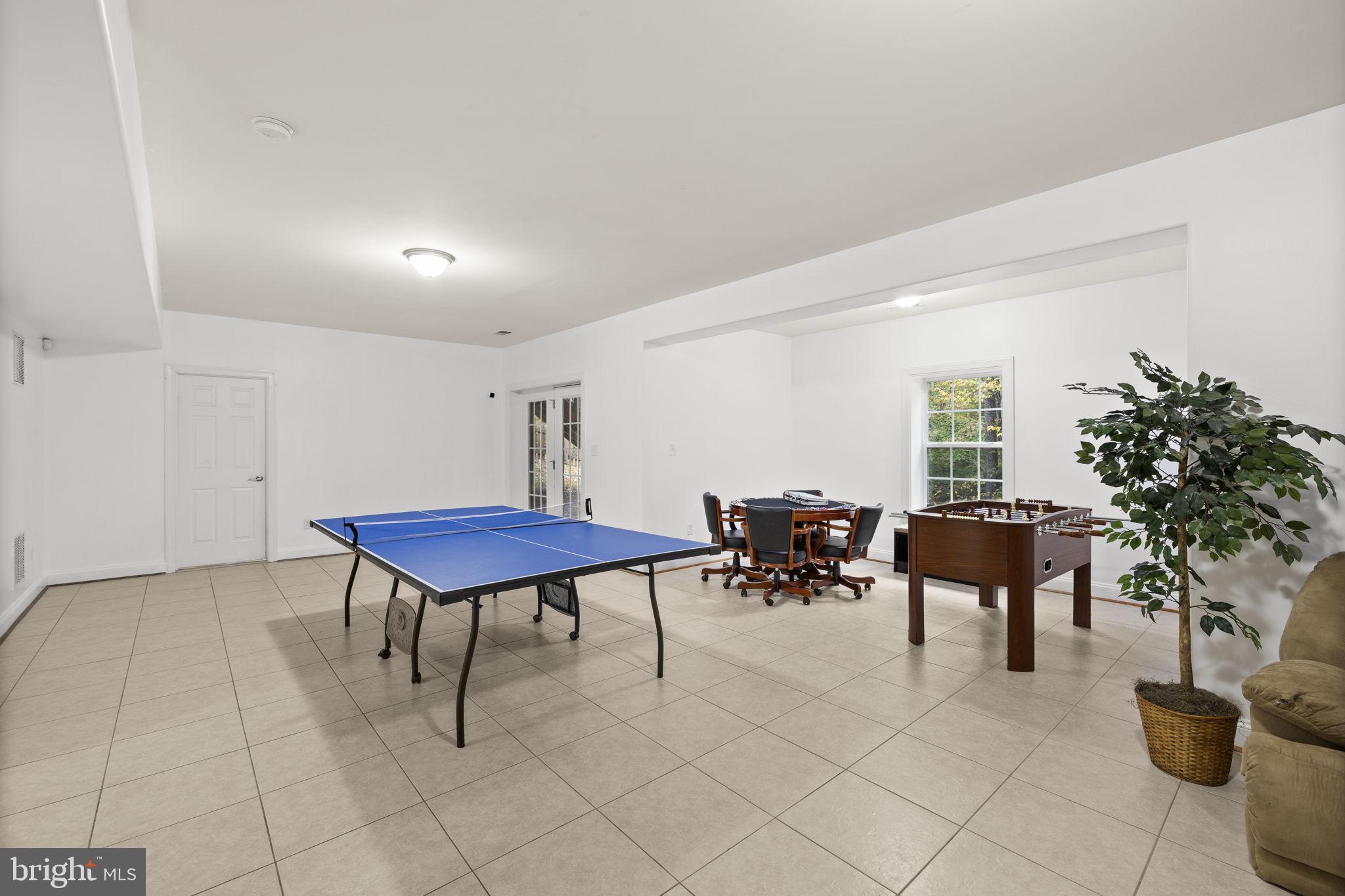 TAVERN GATE - Residential