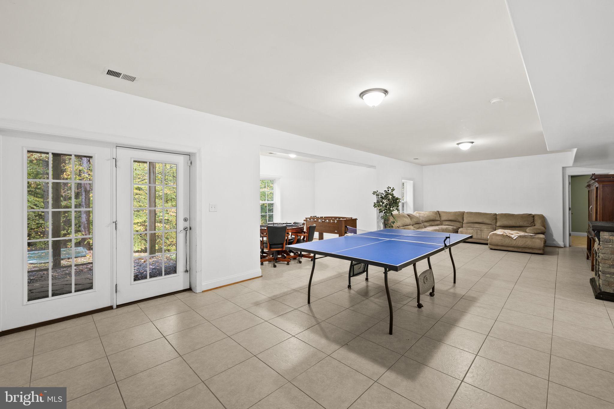 TAVERN GATE - Residential