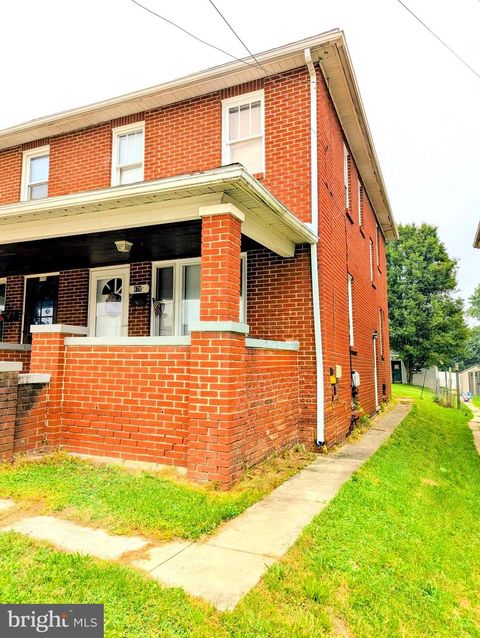 Townhouse For Sale - 878 York Street<br/> York County, HANOVER, PA 17331