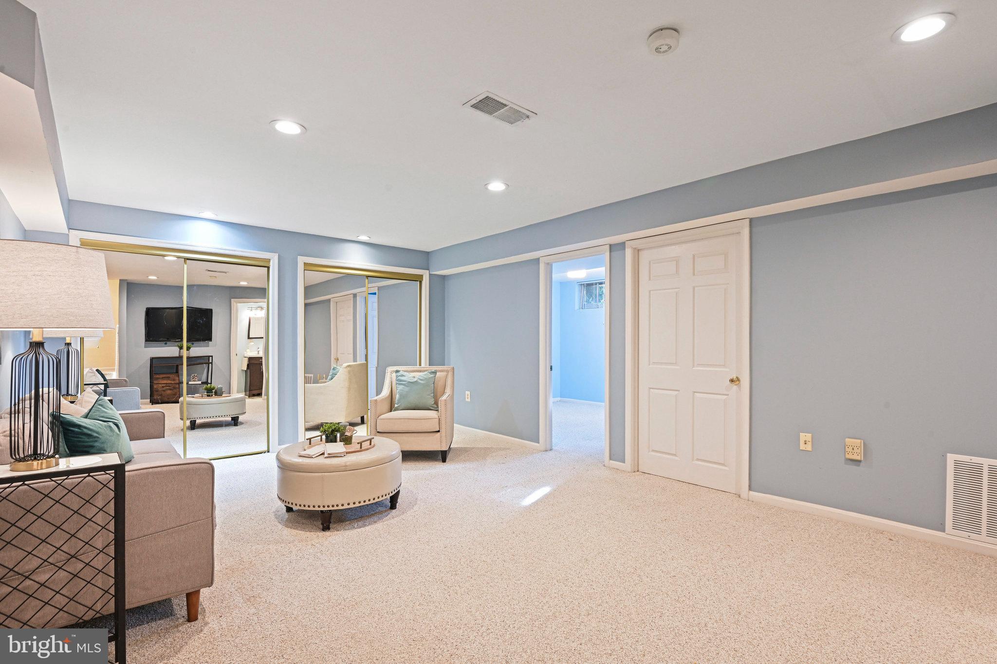 CHANTILLY HIGHLANDS - Residential